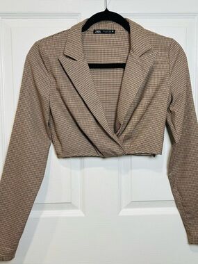 Zara Cropped Checked Collared Long-Sleeve Top in Tan and Black